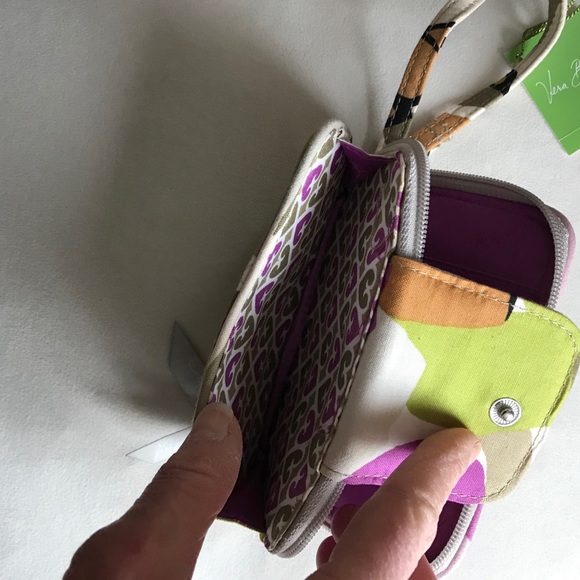 Vera Bradley Smartphone Wristlet - Picture 4 of 5